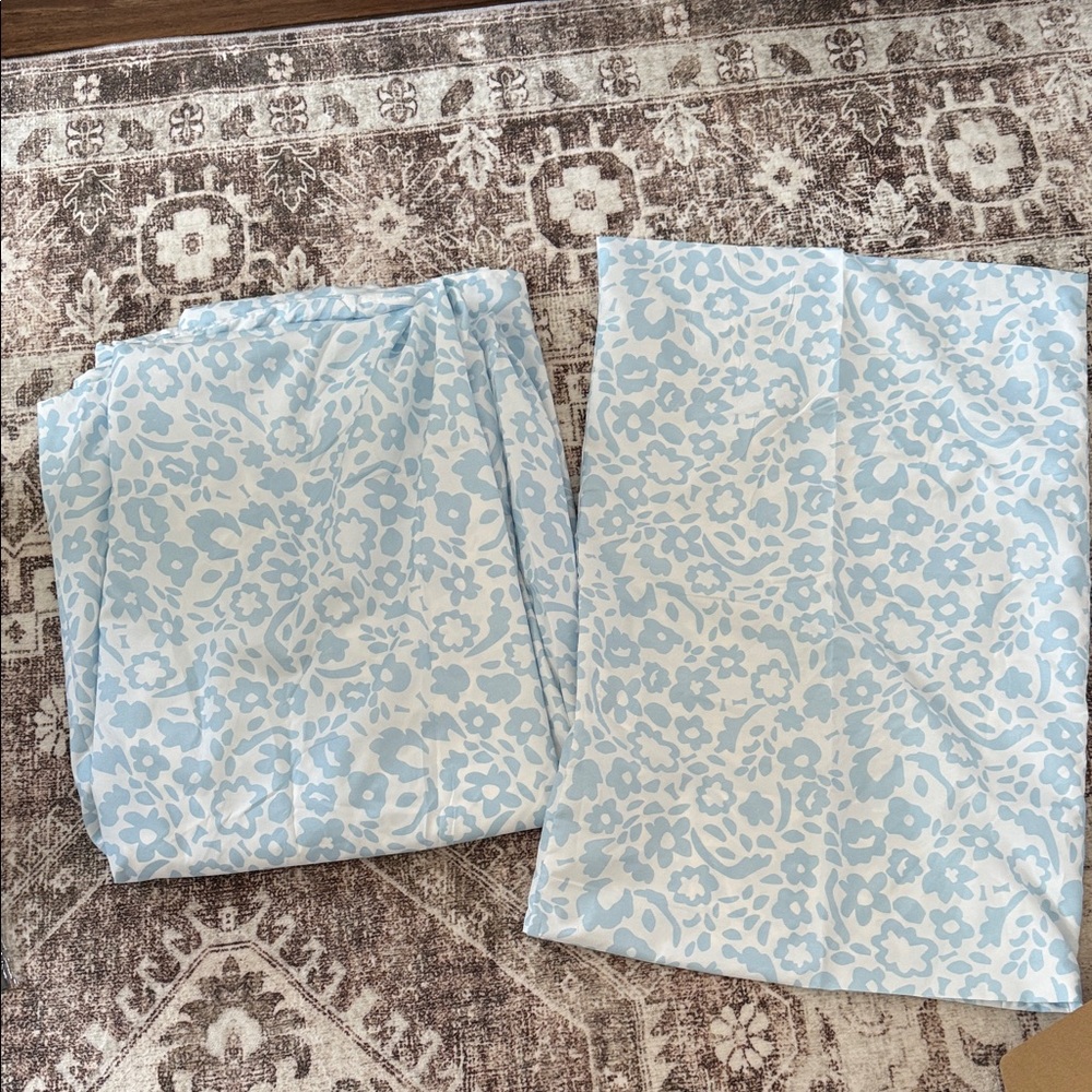Light Blue Floral Twin Duvet Cover w/ pillow case